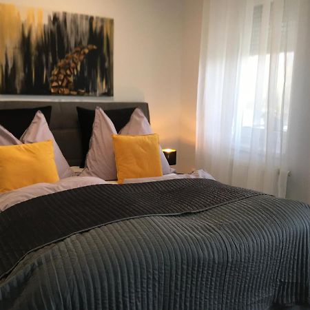 Home Apartment Sopron Luaran gambar